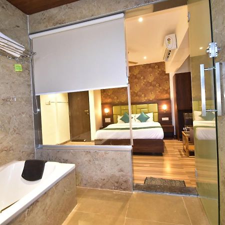 Hotel Candor Amigo Airoli Mind Space Νάβι Μουμπάι Εξωτερικό φωτογραφία