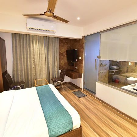 Hotel Candor Amigo Airoli Mind Space Νάβι Μουμπάι Εξωτερικό φωτογραφία