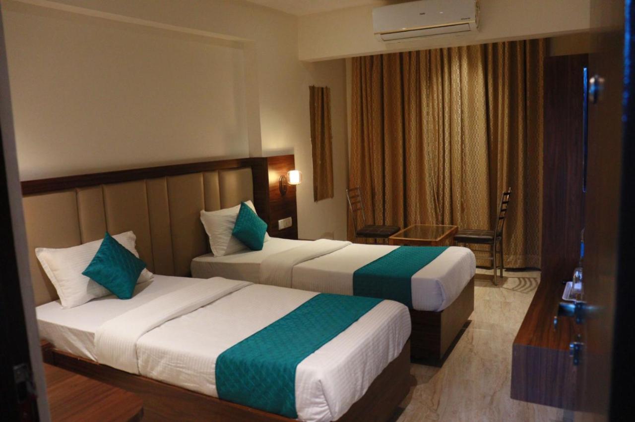 Hotel Candor Amigo Airoli Mind Space Νάβι Μουμπάι Εξωτερικό φωτογραφία