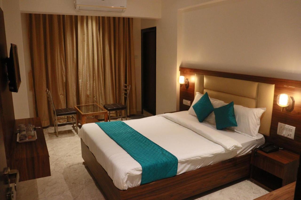 Hotel Candor Amigo Airoli Mind Space Νάβι Μουμπάι Εξωτερικό φωτογραφία