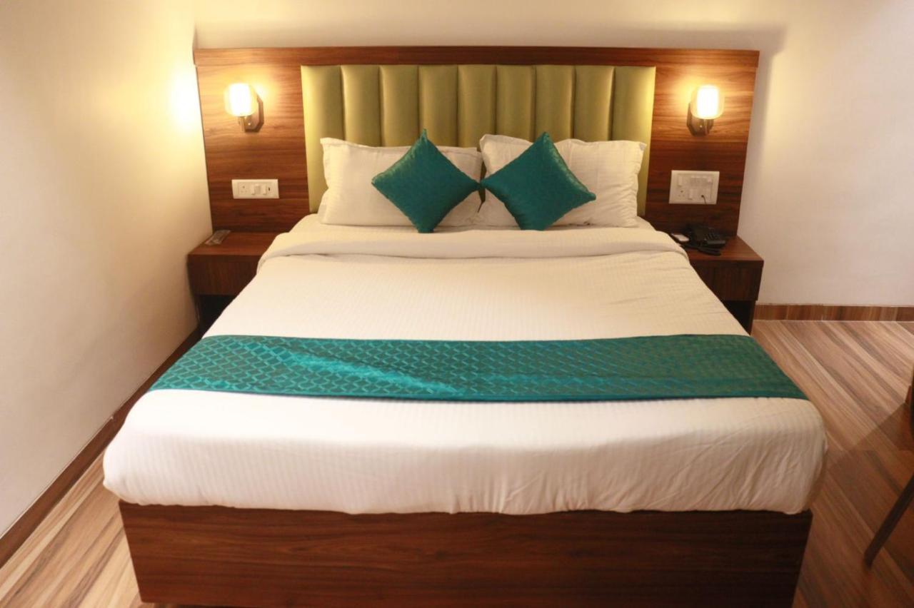 Hotel Candor Amigo Airoli Mind Space Νάβι Μουμπάι Εξωτερικό φωτογραφία