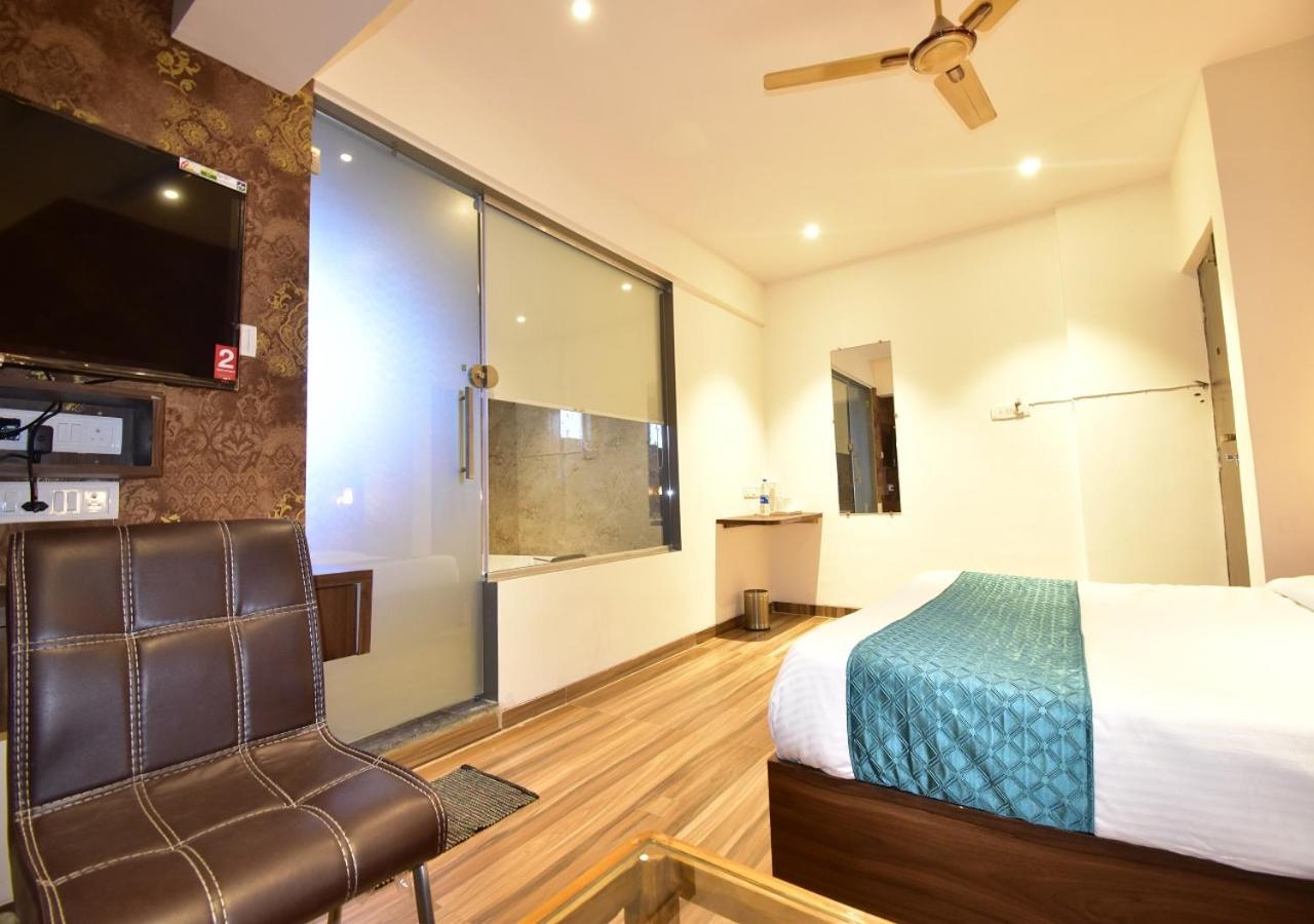 Hotel Candor Amigo Airoli Mind Space Νάβι Μουμπάι Εξωτερικό φωτογραφία