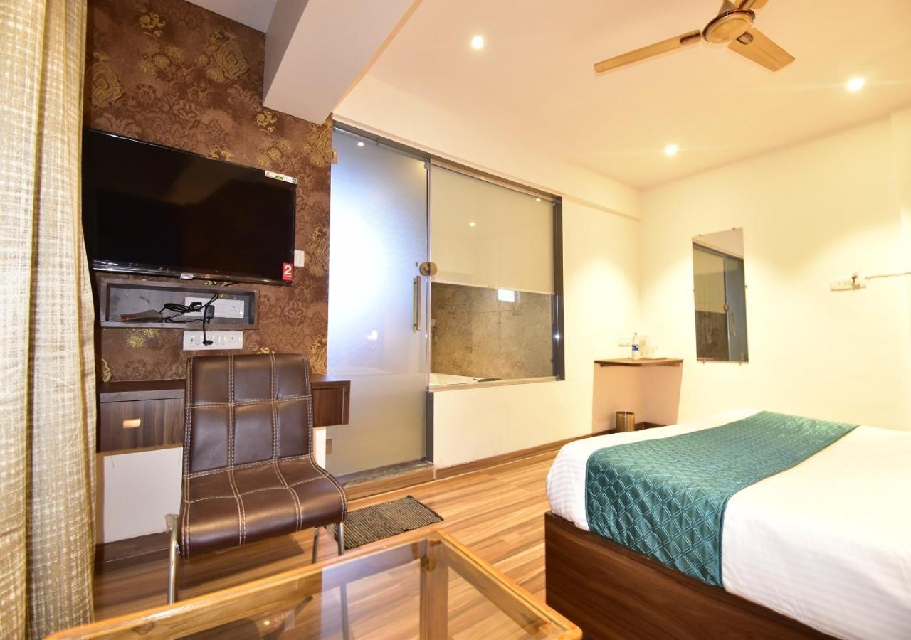 Hotel Candor Amigo Airoli Mind Space Νάβι Μουμπάι Εξωτερικό φωτογραφία
